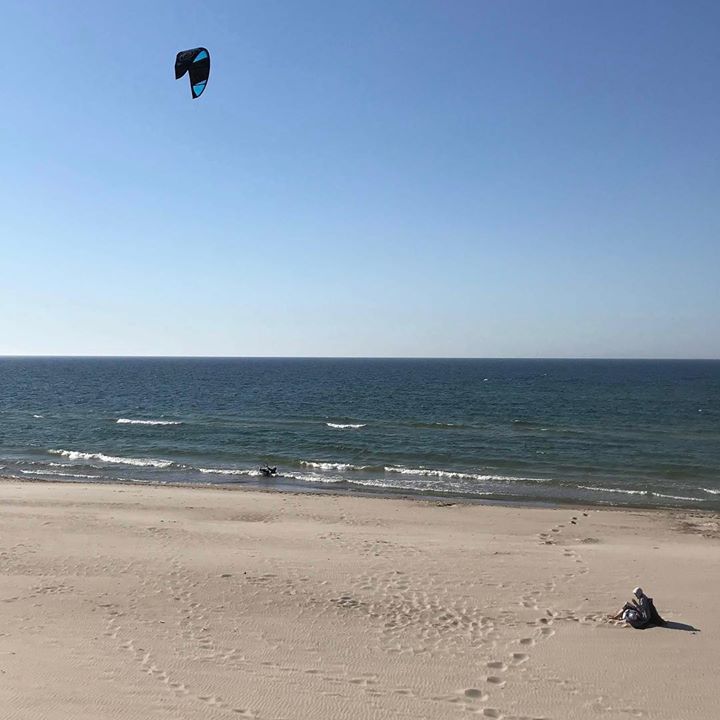 #europe #poland # #zachodniopomorskie #westpomerania #międzywodzie #miedzywodzie #kite #kitesurfing #sea #seaside #shore #water #blue #sky #bluesky #beach #sand #man #waves #coast #vacation #shoreline #summer #travel #nature