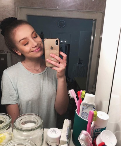 annakaderavkova___B63kIPiHyPP___