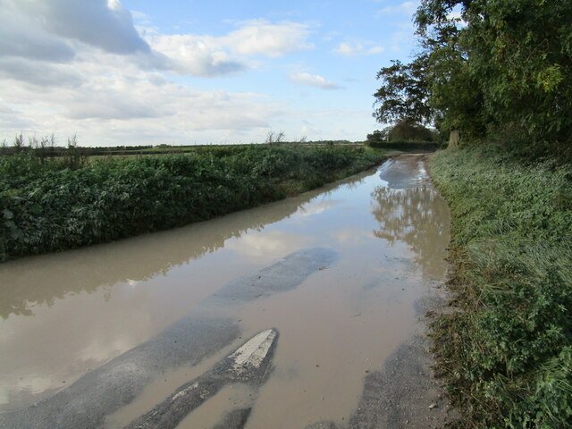 Road under water near Gayton Thorpe \u00a9 Jonathan Thacker cc-by-sa\/2.0 ...
